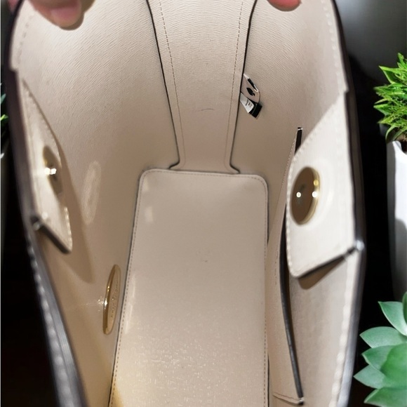 EUC Kate Spade Darcy Large Bucket Bag (Taupe) - Picture 4 of 6